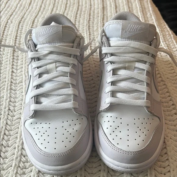 Nike Women’s Low Dunk, size 6 - Picture 2 of 9